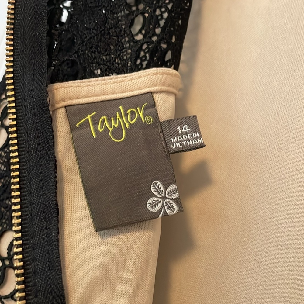 NWOT! Taylor Women's Sheath Lace Black Cocktail Dress Size 14 - Picture 5 of 5